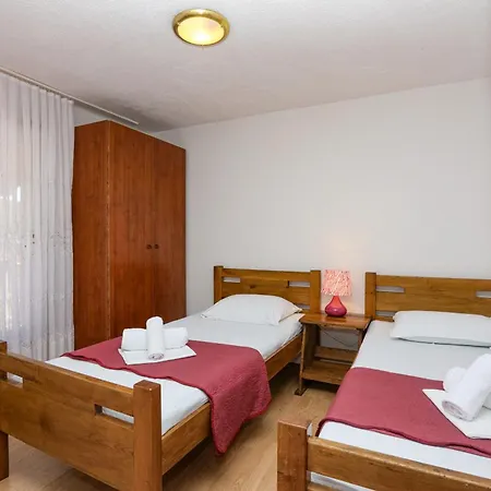 Apartment By The Sea - 24889 *