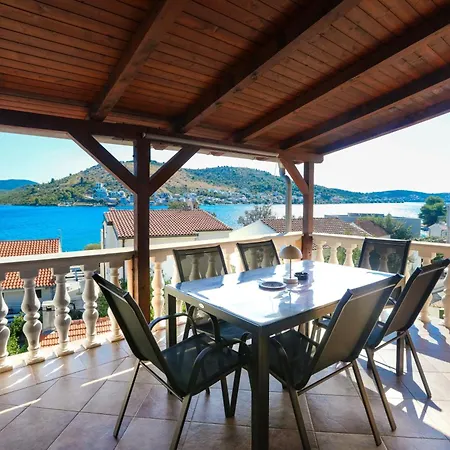 Apartment By The Sea - 24889 *